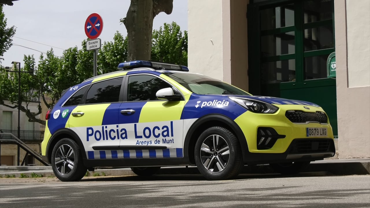 La Policia d’Arenys de Munt estrena un nou cotxe híbrid