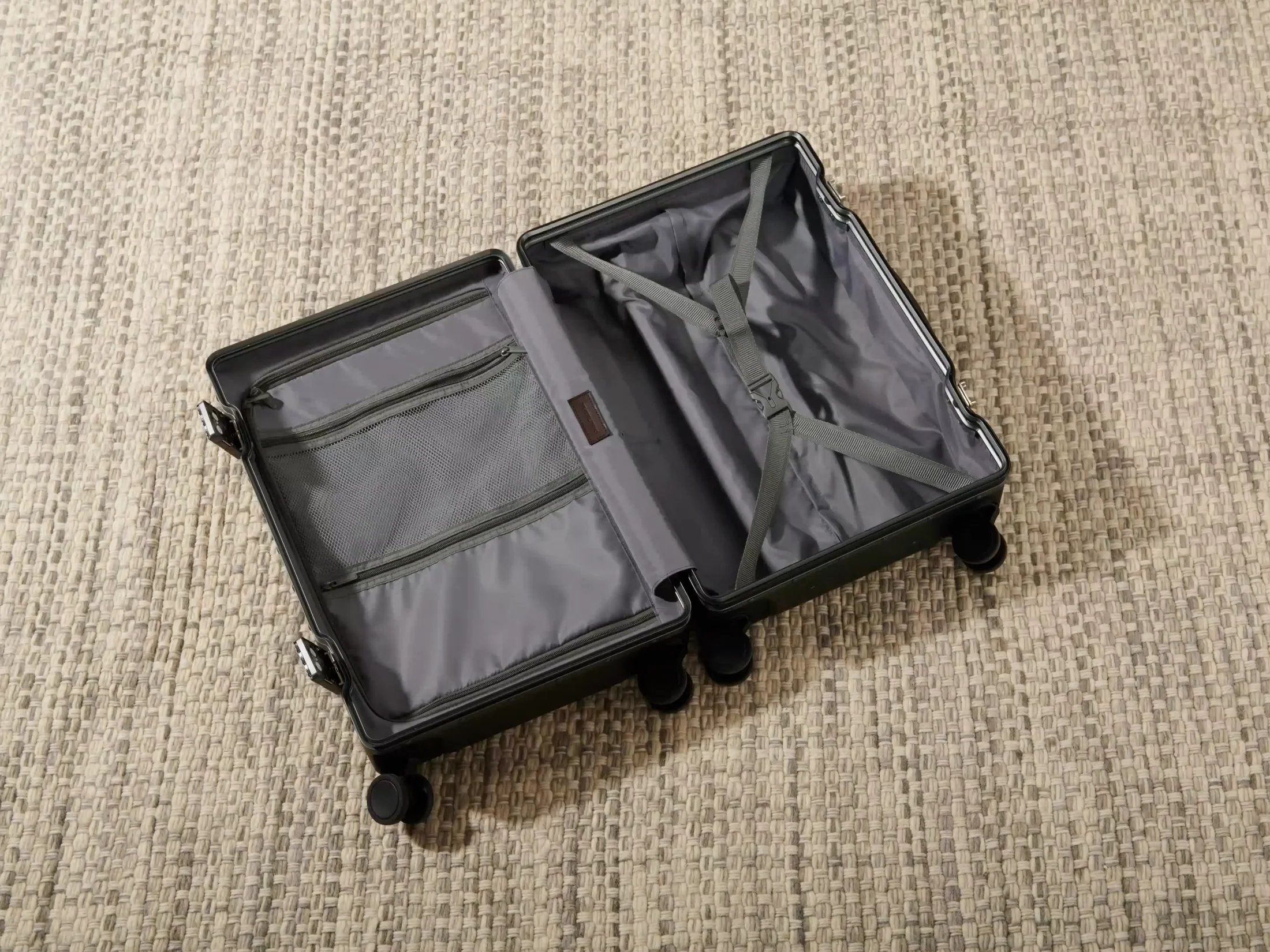 Packing shirts in luggage online