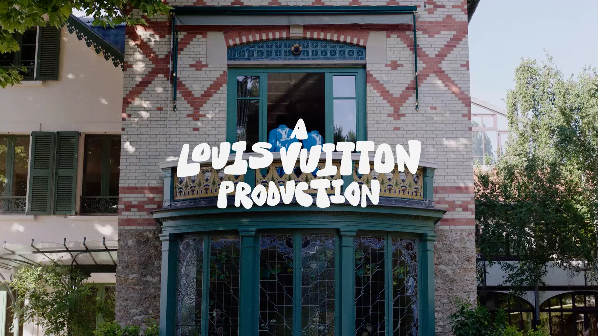 Louis Vuitton - Zoooom With Friends in AR - VISUALISE