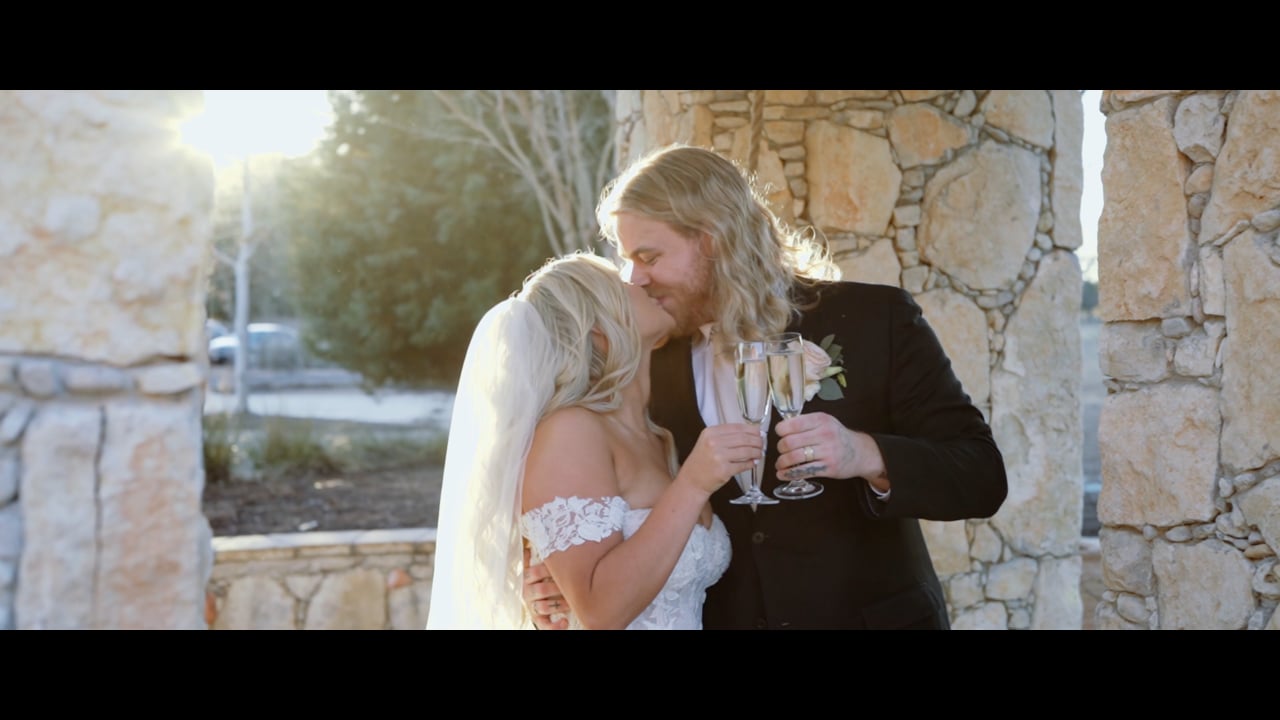 The newlyweds couple shared a kiss