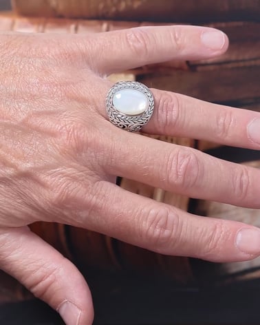 Video: Anello in argento 925 con cabochon di madreperla bianca naturale