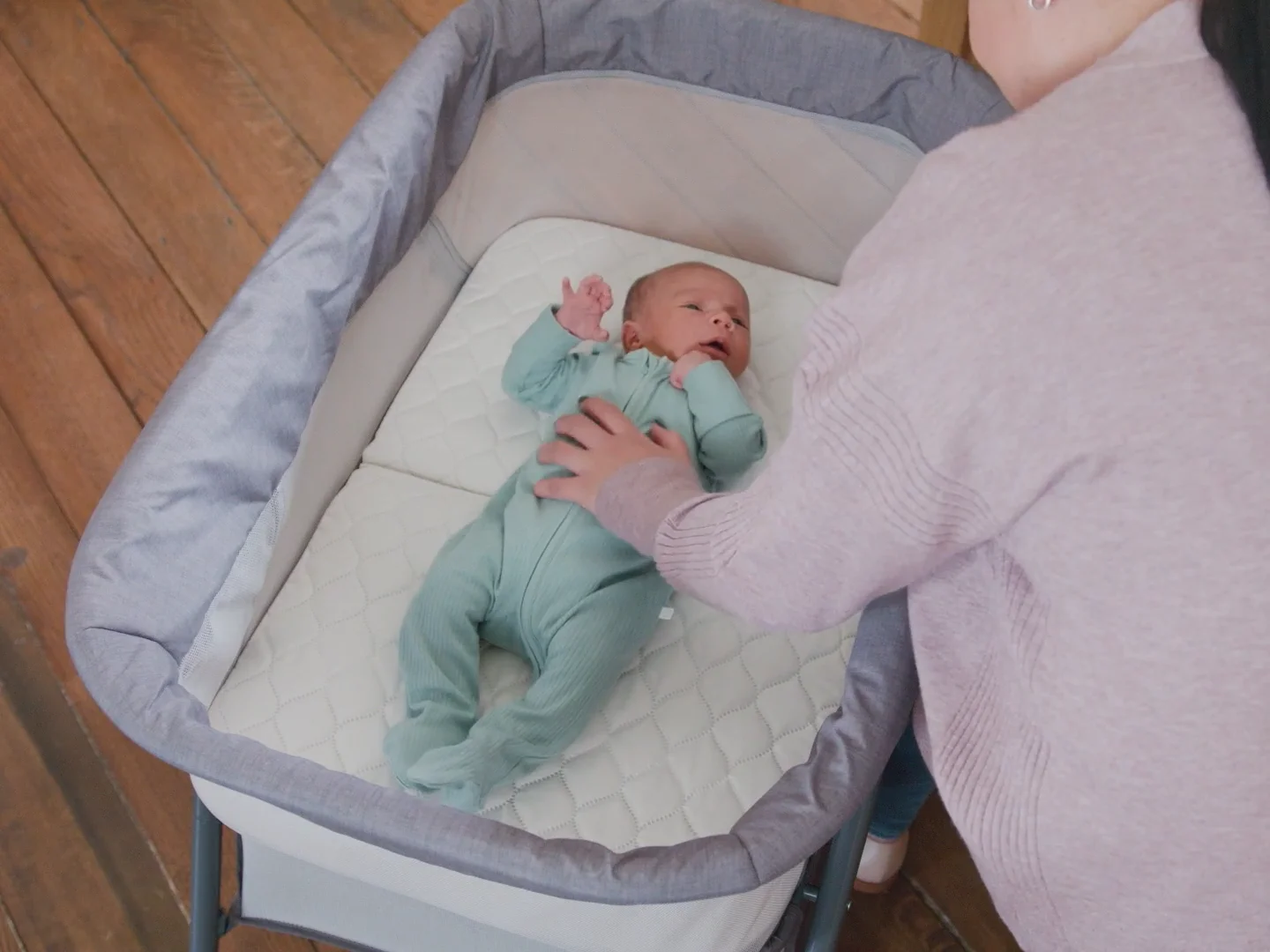 Bassinet that sits on bed sale