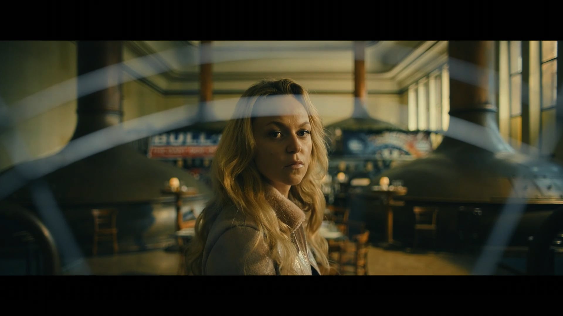 Lisa Wagner  DIE WESPE