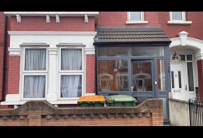 Single room. 1 adult. East Ham station 2mins Main Photo