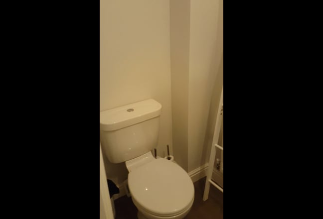 Double furnished ensuite room  in 2 bed house Main Photo