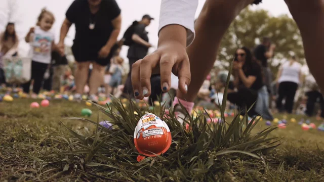 Kids stuff pockets with candy at Egg Hunt Eggstravaganza, News