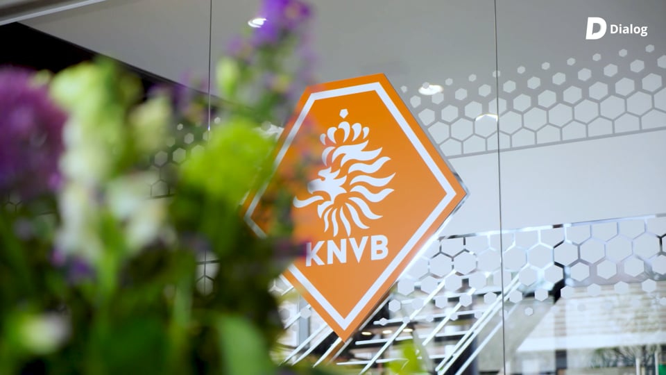 Video afspelen "Referentie film | Dialog - KNVB (2022)"