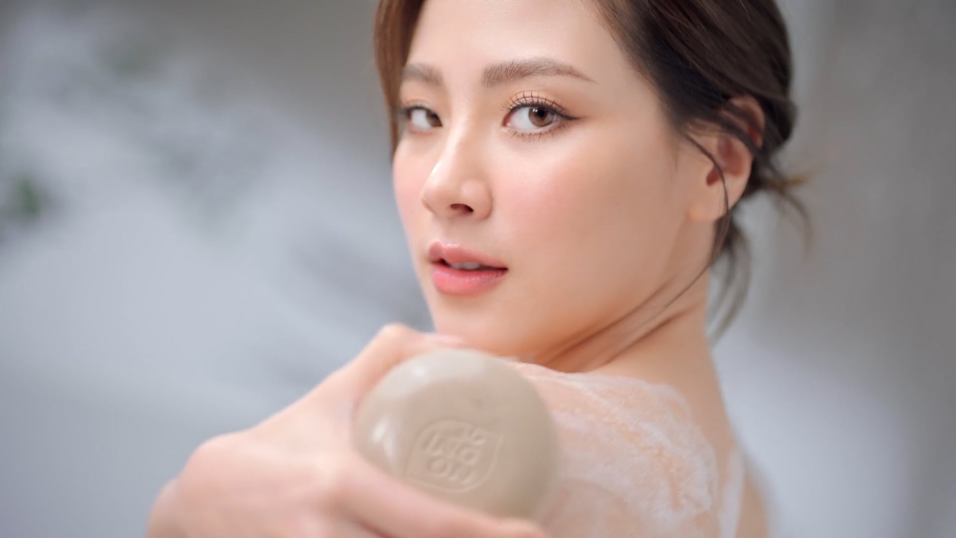 Ing on herbal tamarind soap