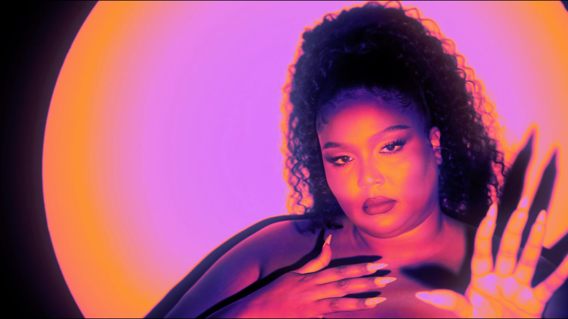 Lizzo "I'm Every Woman/Like a Girl"