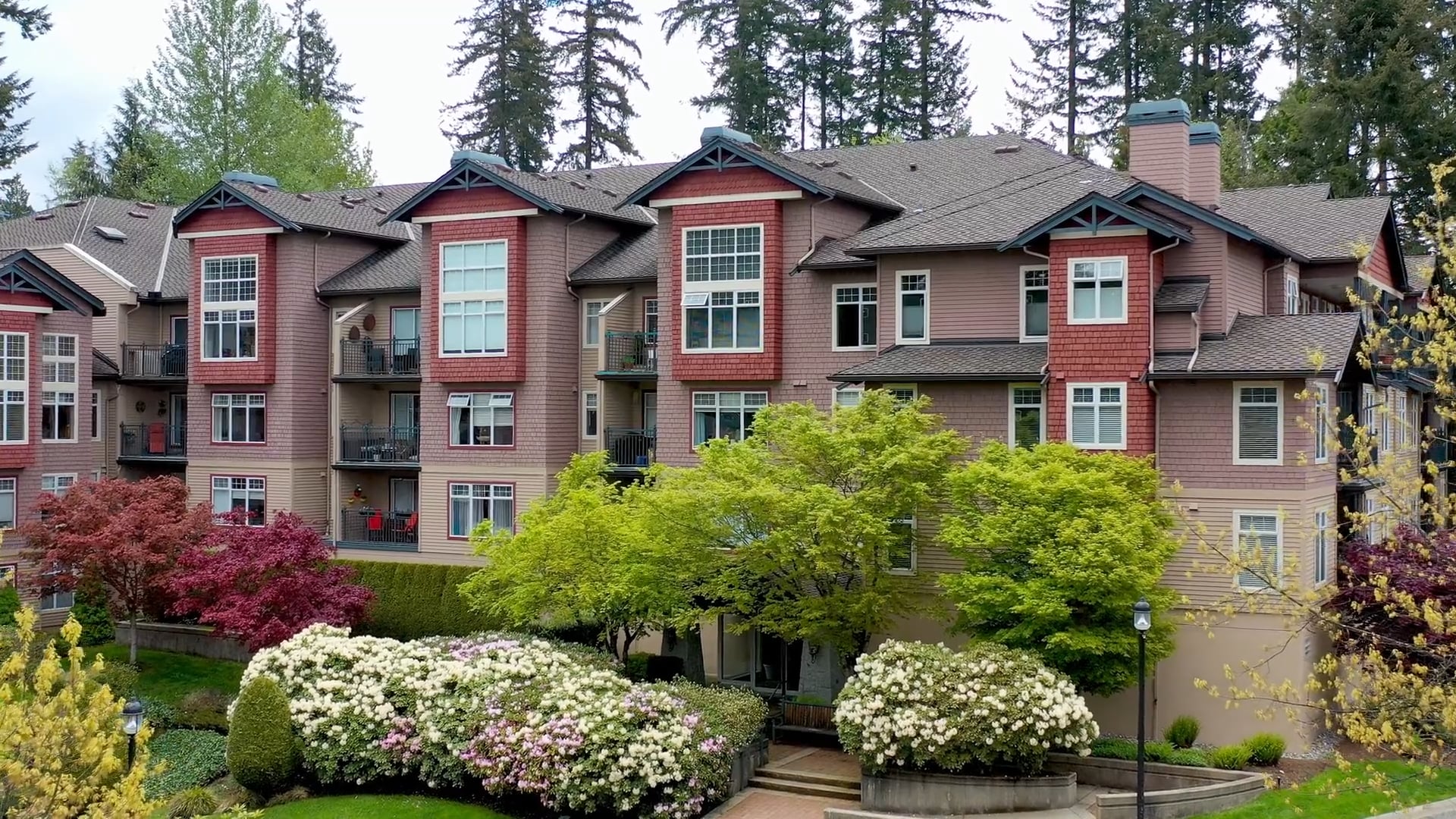 204 1140 Strathaven Dr North Vancouver, BC Colin Hall on Vimeo
