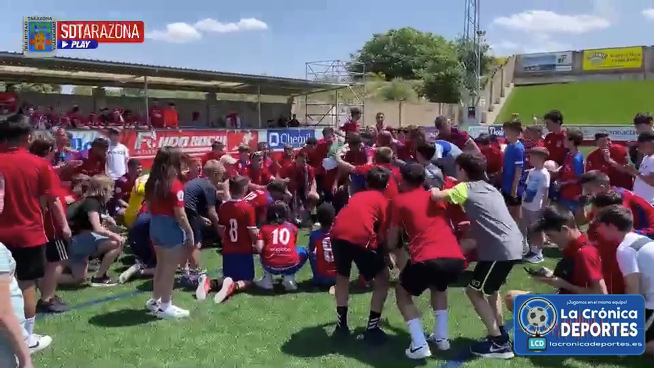Así celebraron afición y plantilla la consecución de la permanencia de la SD Tarazona una temporada más en 2ª RFEF. Tarazona 1-3 Europa / J 34 / Fuente: Facebook SD Tarazona