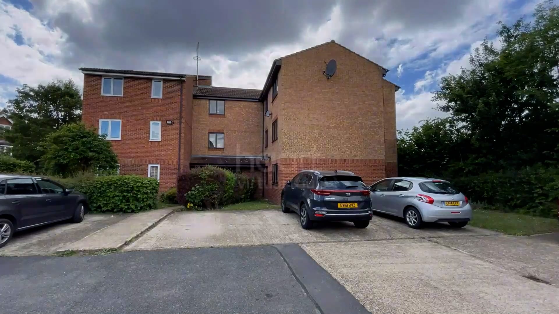 Quick Sneak Peek of Latimer Drive, Hornchurch, 1 bedroom Flat