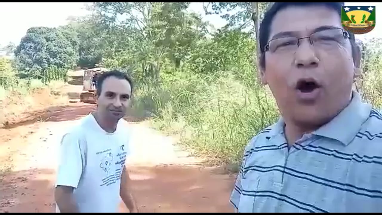 Entrega do trator de esteira