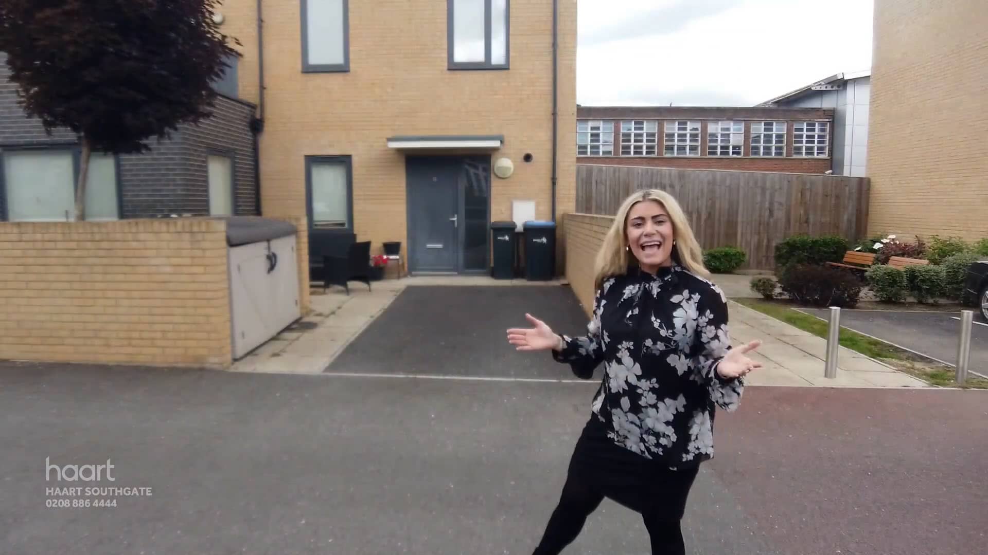 Quick Sneak Peek of Wells Mews, London, 3 bedroom End of Terraced House