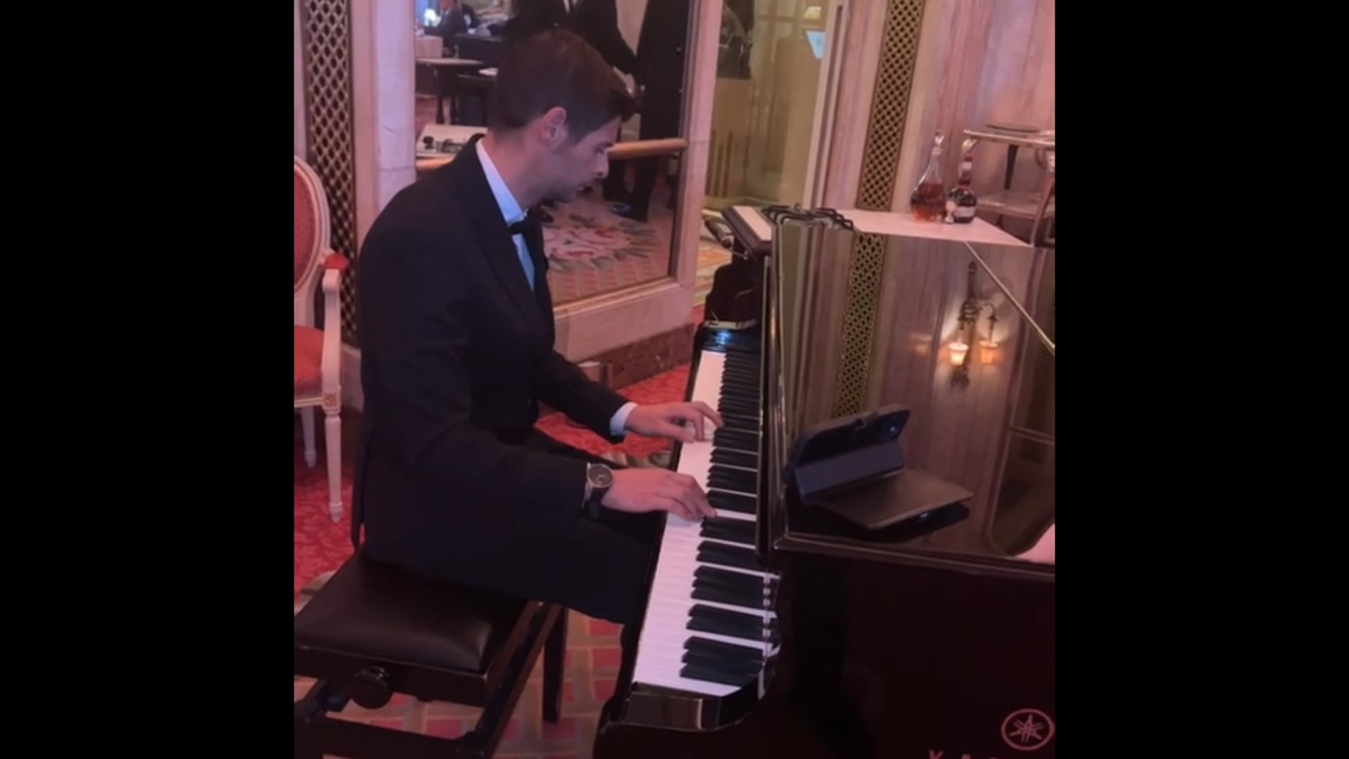 Le Onde, Einaudi, The Ritz, London