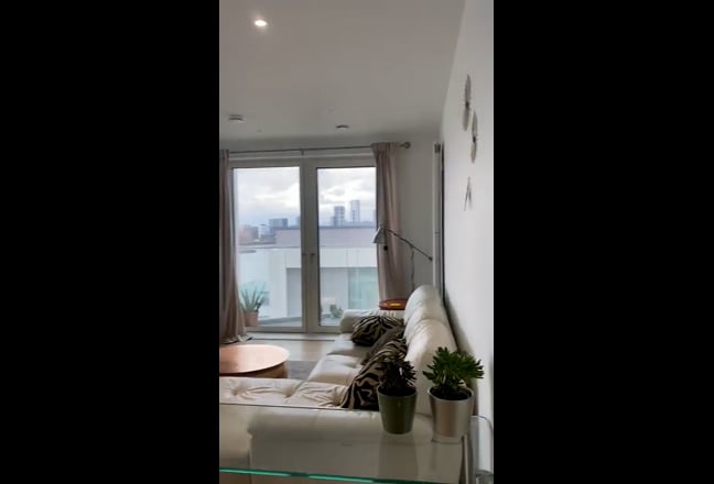Royal Wharf - 1 Ensuite room in 3 bed -River views Main Photo