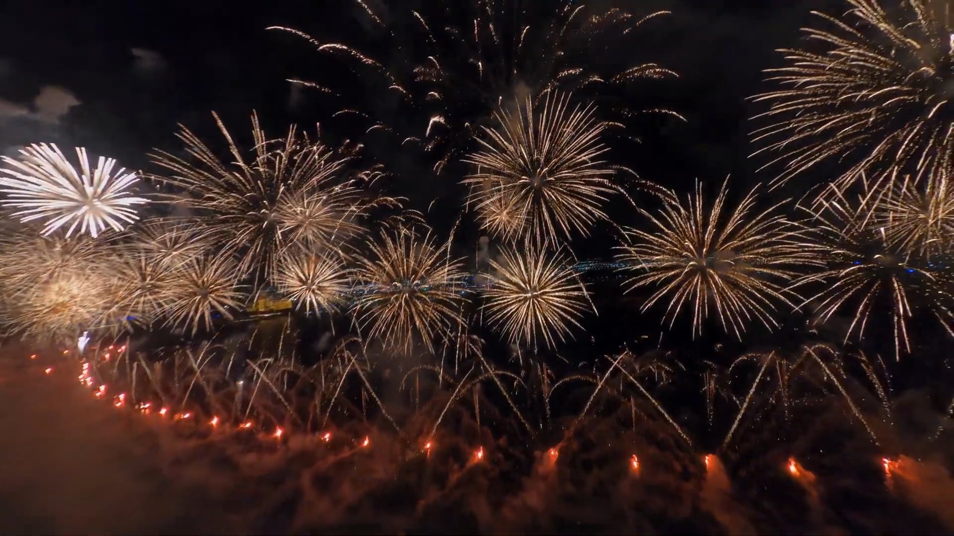 Sending it into 2021 // Dubai New Year’s eve x FPV