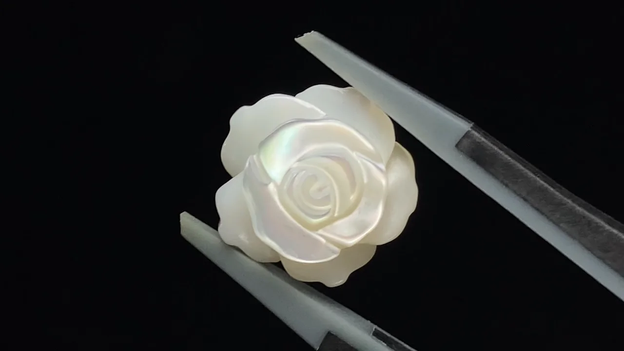 マザーオブパール ホワイト 薔薇12mm 【片穴】 4粒680円！｜天然石