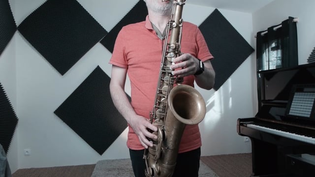 Image représentant une miniature de la vidéo de l'exercice : Jouer le mode Bebop majeur par 1/2<sup>T</sup> descendant, 215 Bpm