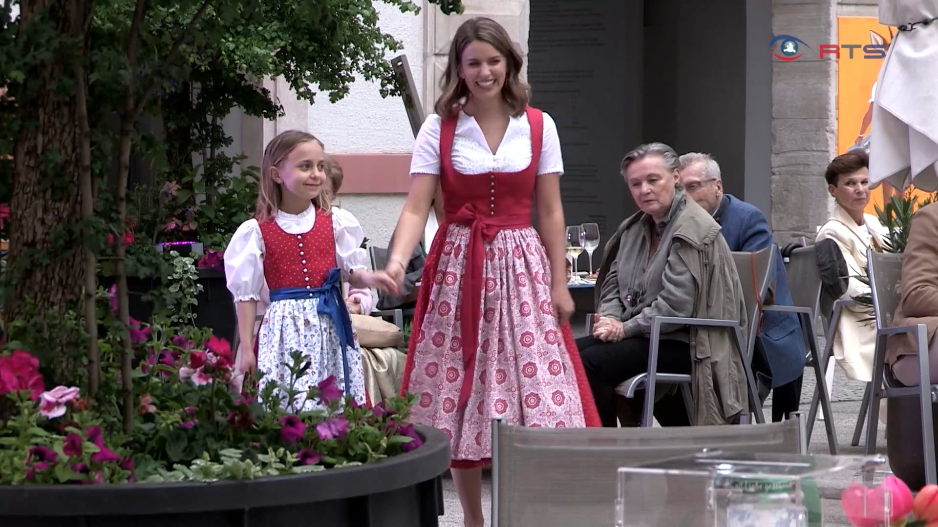 das-salzburger-heimatwerk-praesentiert-moderne-und-nachhaltige-tracht