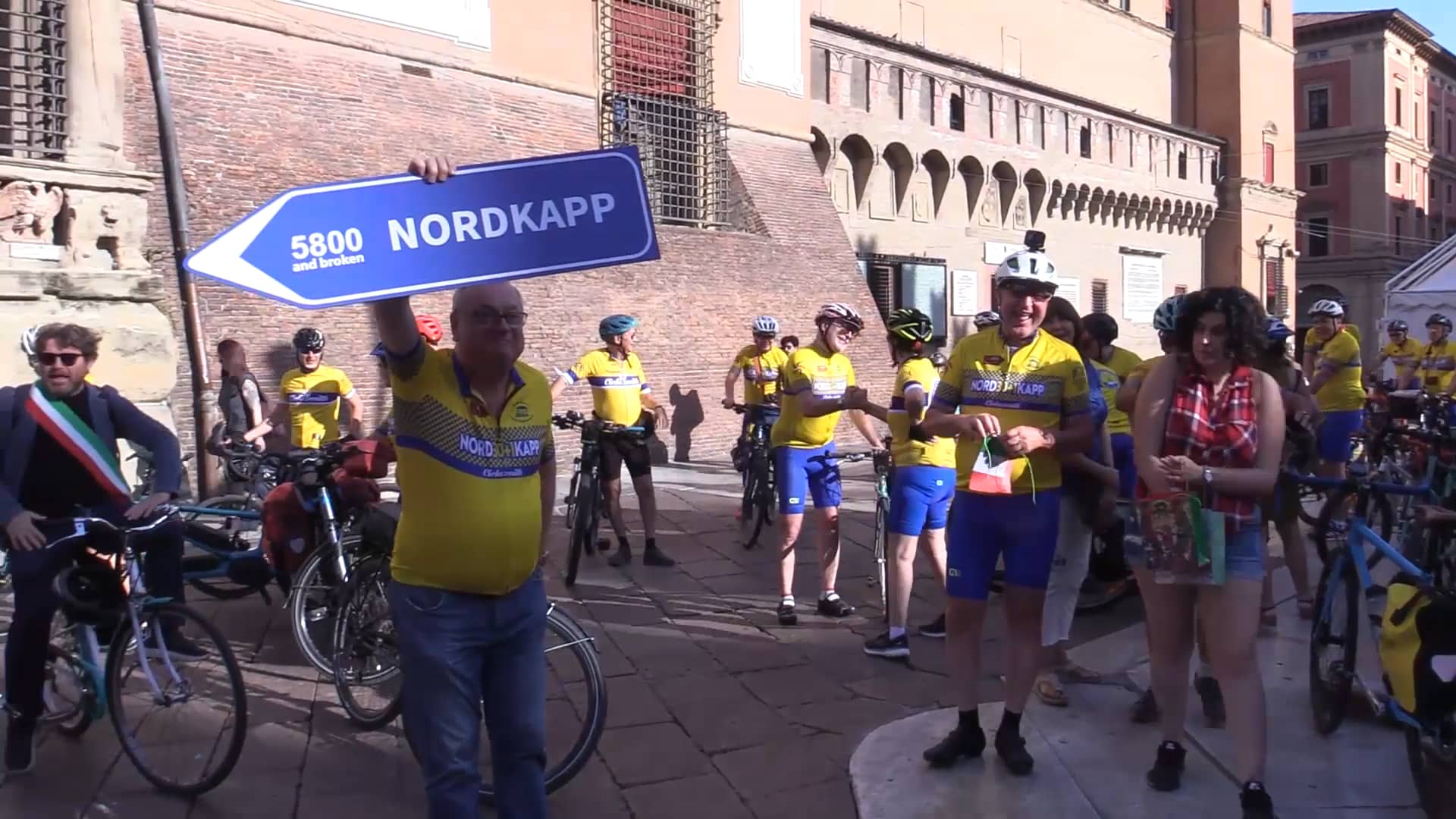 BOLOGNA Ecco perché in 32 sono partiti in bici per Capo Nord VIDEO