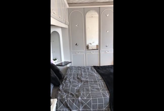Professionals ONLY: Large Double Rooms. Main Photo