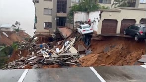 Nuove alluvioni lasciano l'area di Durban di nuovo in ginocchio