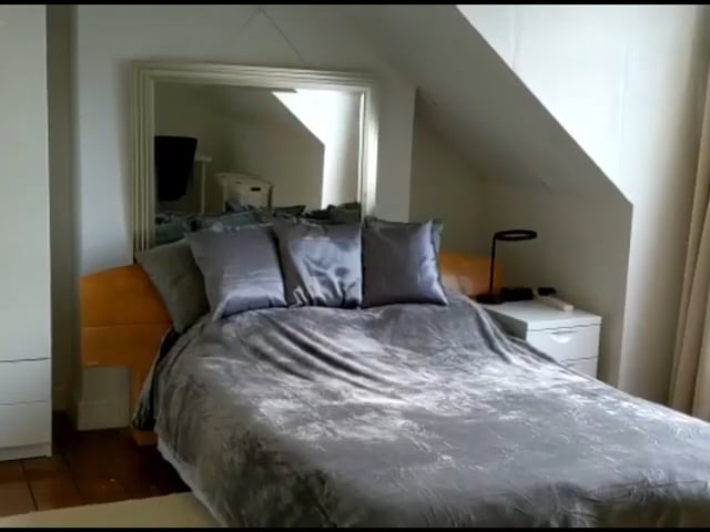 Video 1: Available £995 En-suite double bed,further double door wardrobe & bookshelf 