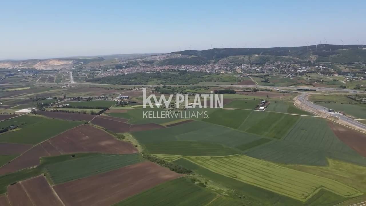 Çiftlik Evi İstanbul Çatalca �da Çam ve Meyve Ağaçları Arasında