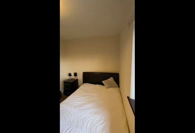 Double Room - Cowley Area (All Bills Included) Main Photo