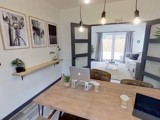 Video 1: ROOM 4: Large, bright double en-suite room