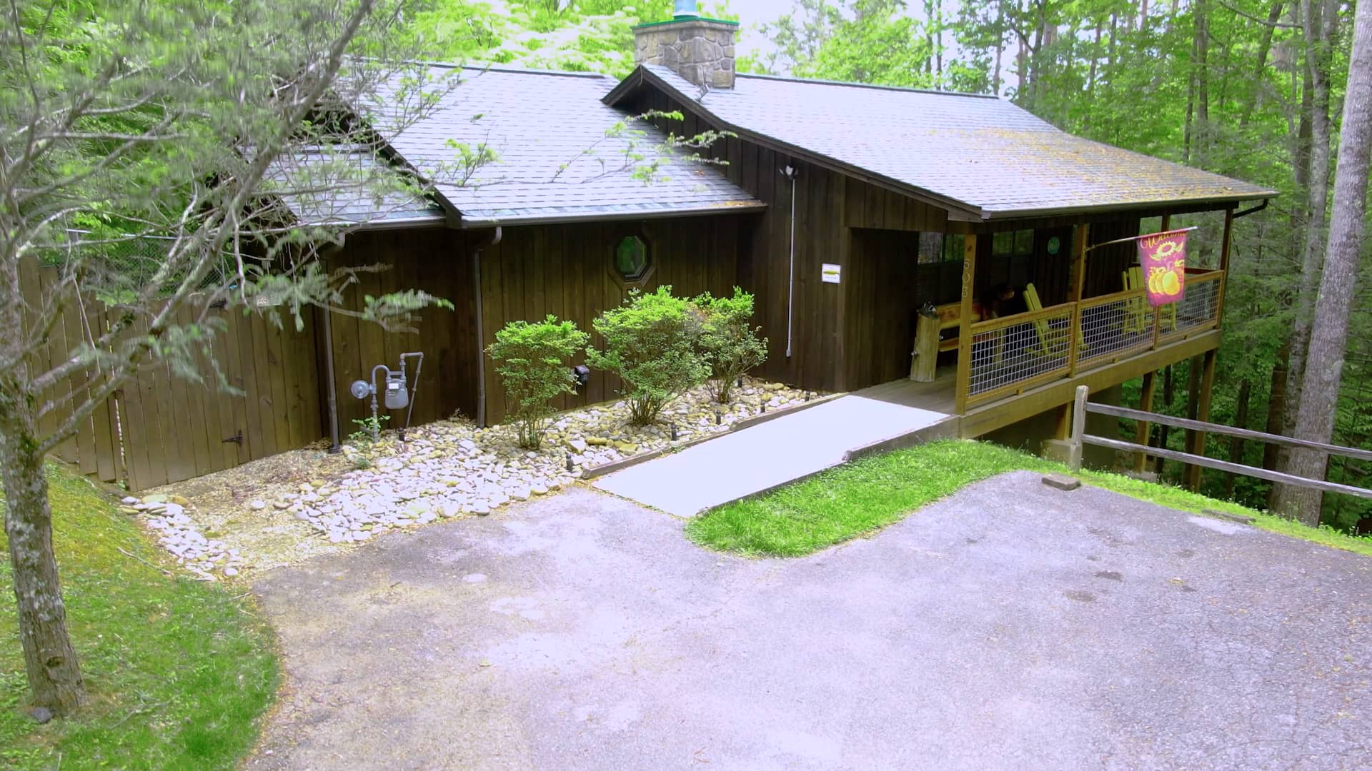 Pine Cone Cottage Gatlinburg TN on Vimeo