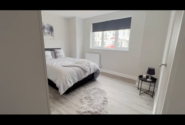 Video 1: Room 1 / 5