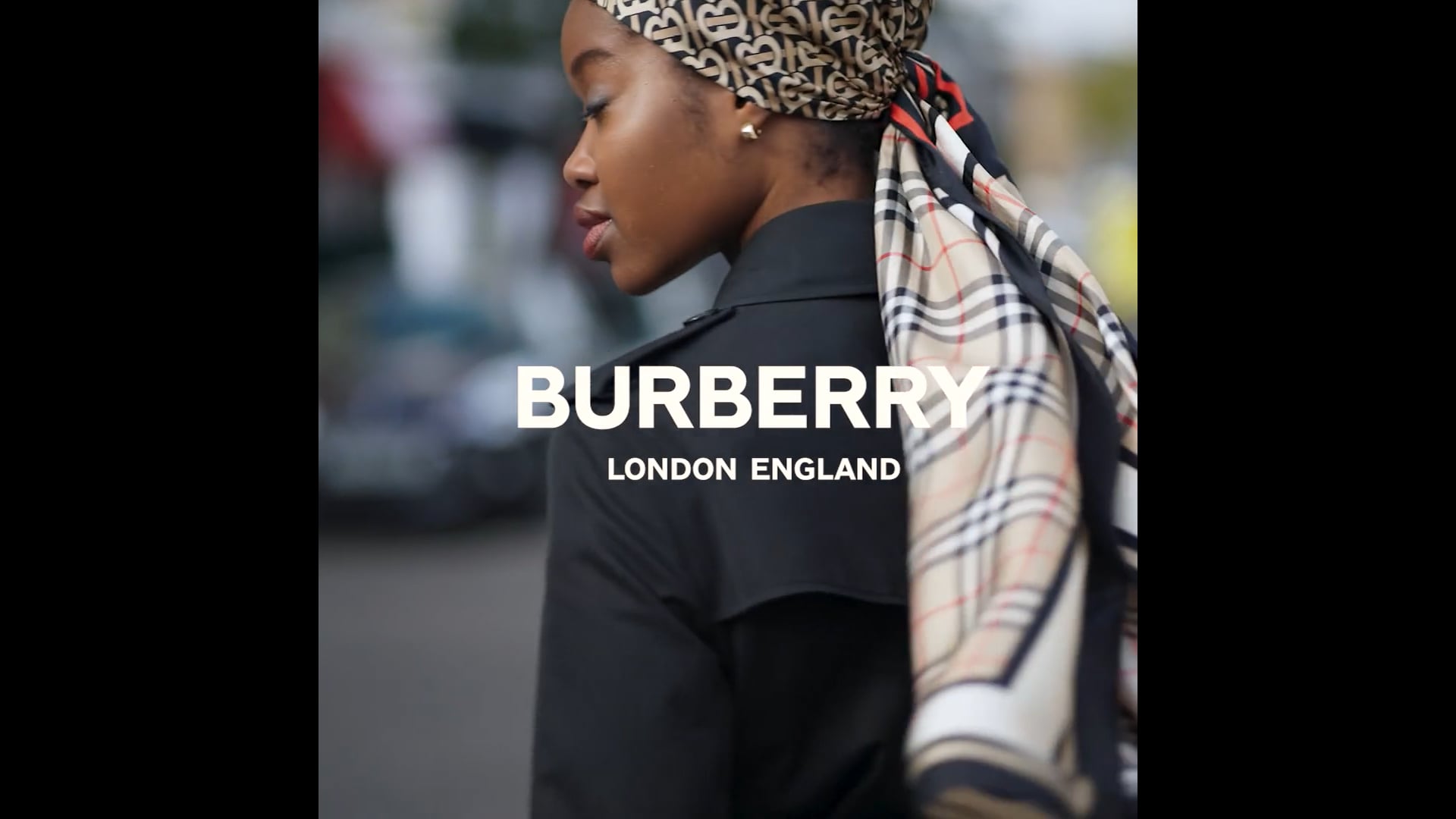 BURBERRY - Street Edit