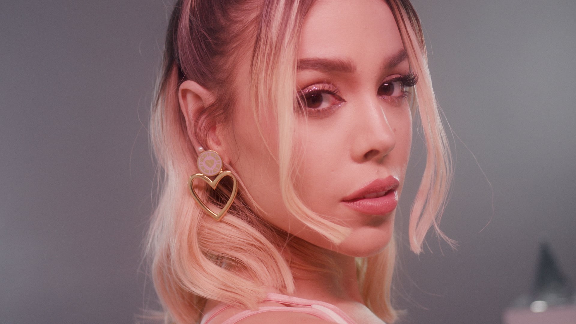 PUMA x Danna Paola  ⎸Crystaline