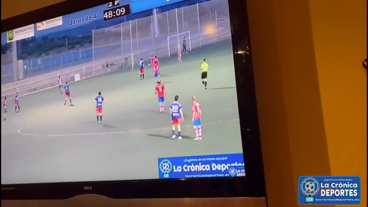 ASÍ VIVIERON EN BOLEA SUS AFICIONADOS EL PARTIDO QUE DIMOS EN DIRECTO (Al final se llevaron la alegría de ver la victoria en Barbastro) Nos encanta que nos mandéis este tipo de vídeos