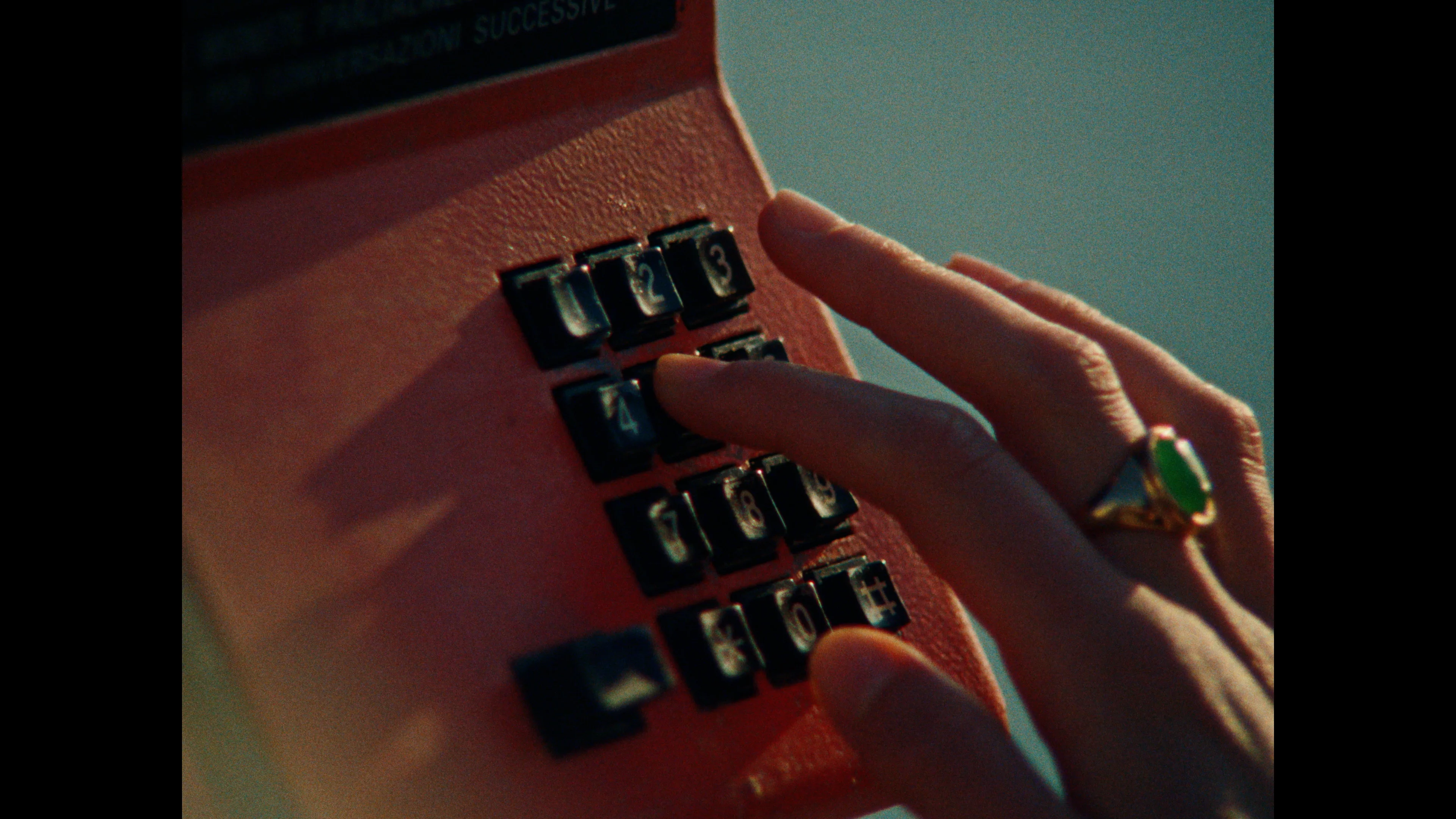 Tommaso Paradiso Piove in discoteca on