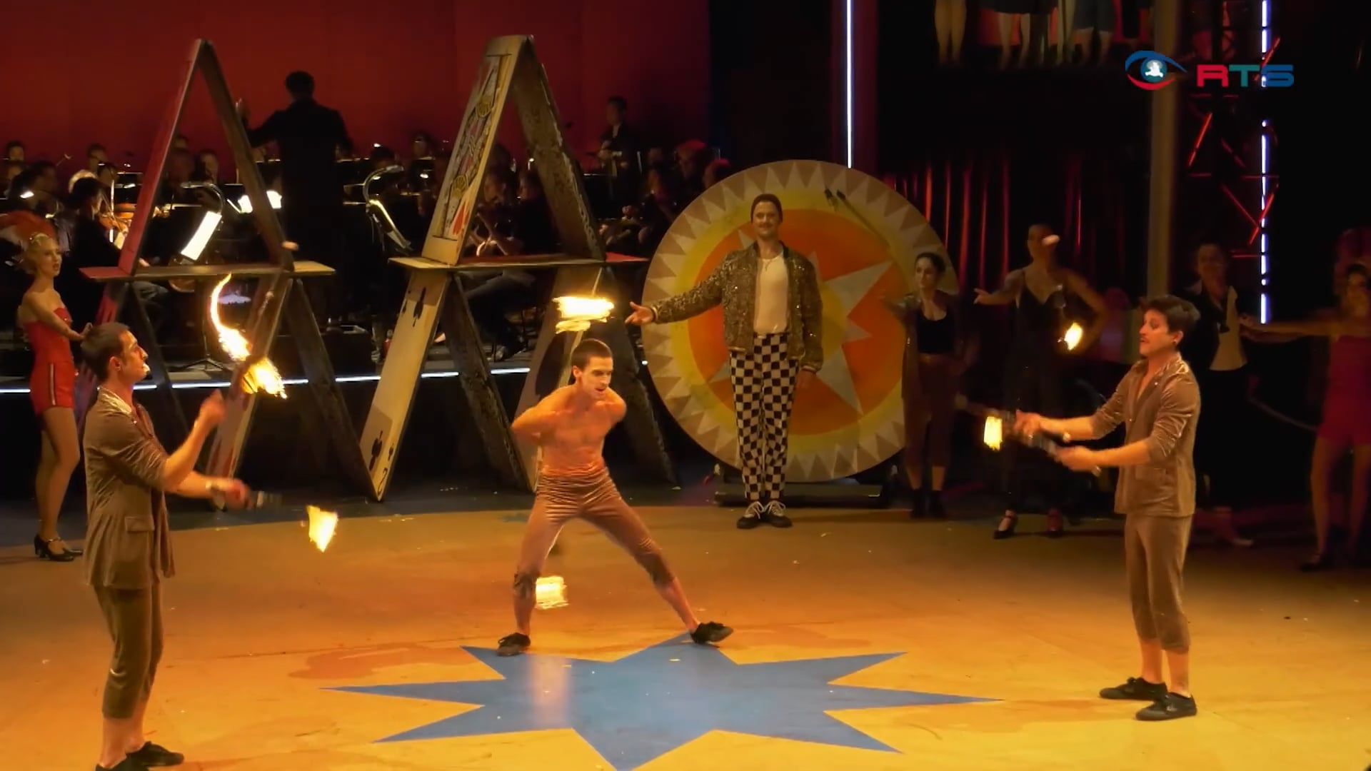 landestheater-im-zirkuszelt-eine-symbiose