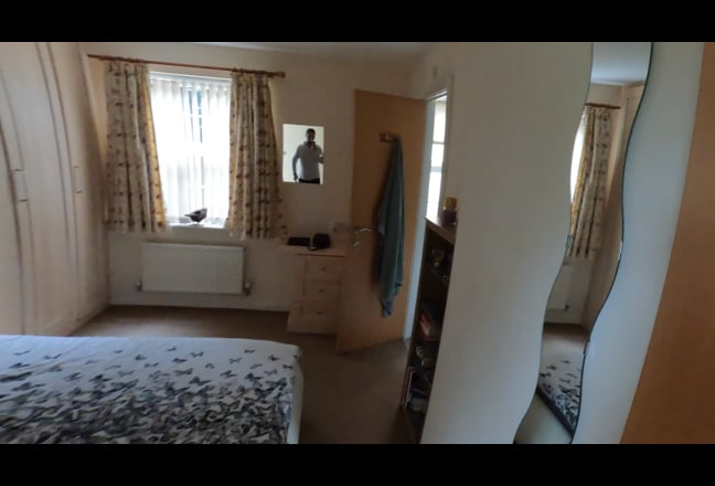 Double room in a spacious flat  Main Photo