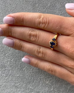 Vidéo: Bague Or Jaune Saphir et diamants 1.358grs