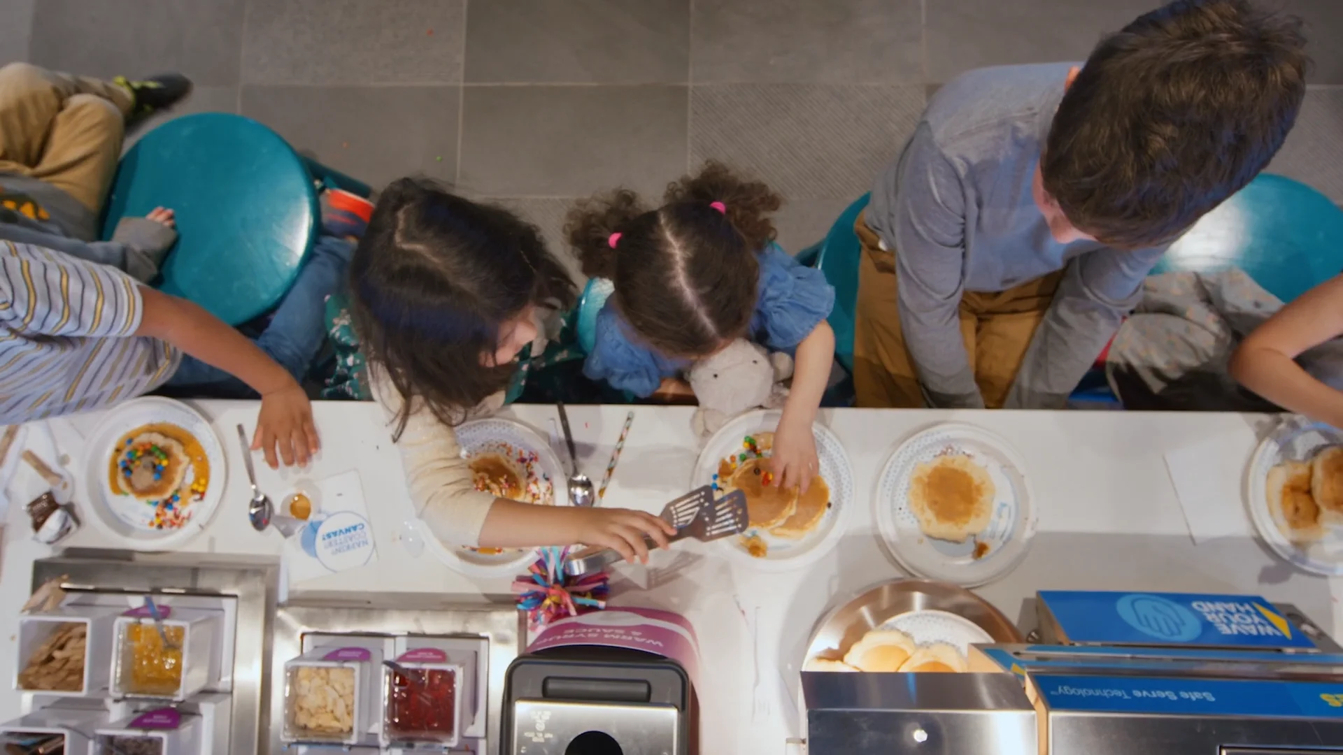 the_automatic_pancake_maker_from_tru_by_hilton (1080p) on Vimeo