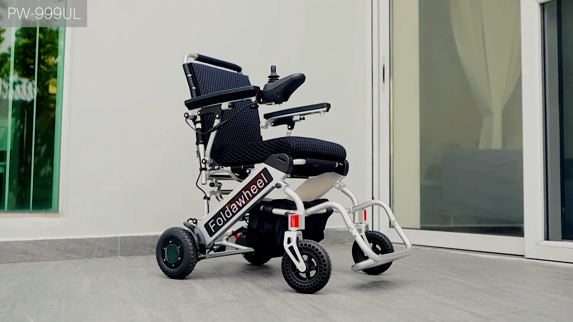 世界で最も軽い折り畳み電動車椅子、1秒折り畳み、Foldawheelシリーズ