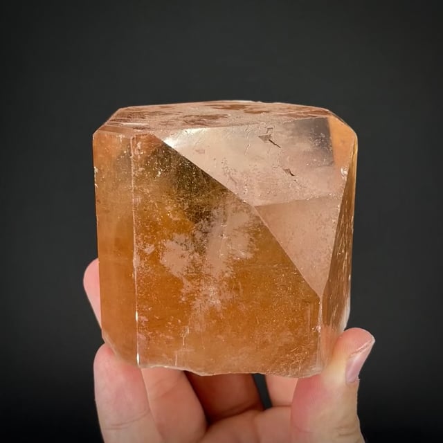 Topaz (1 kilo crystal) ex Meieran