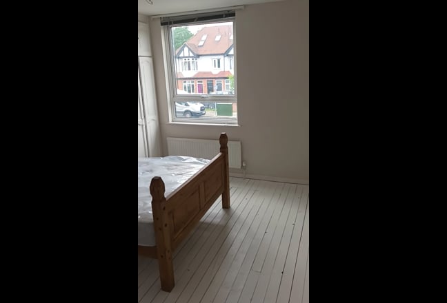 Large Double Room in Quiet Townhouse - Lewisham Main Photo