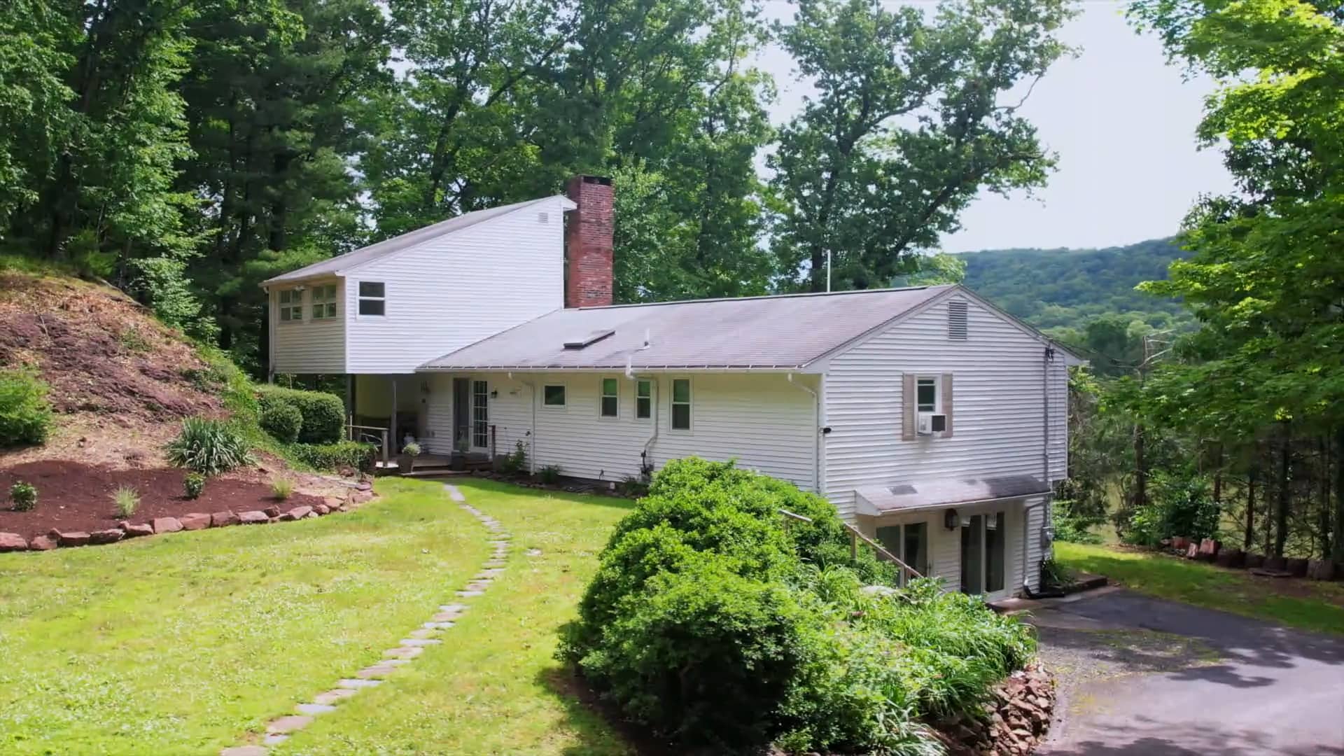 175 N Branford Rd, Wallingford, CT Branded on Vimeo