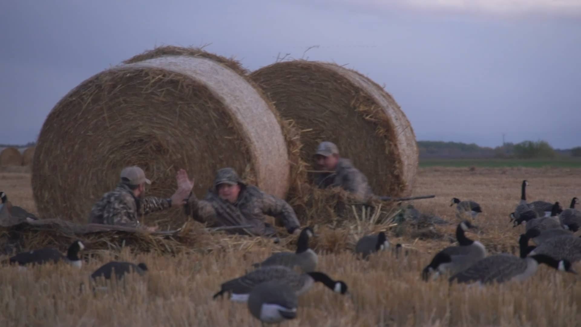 Small Town Hunting - Season 4 - Episode 5 - MANITOBA HONKERS Pt. 2.mp4 ...