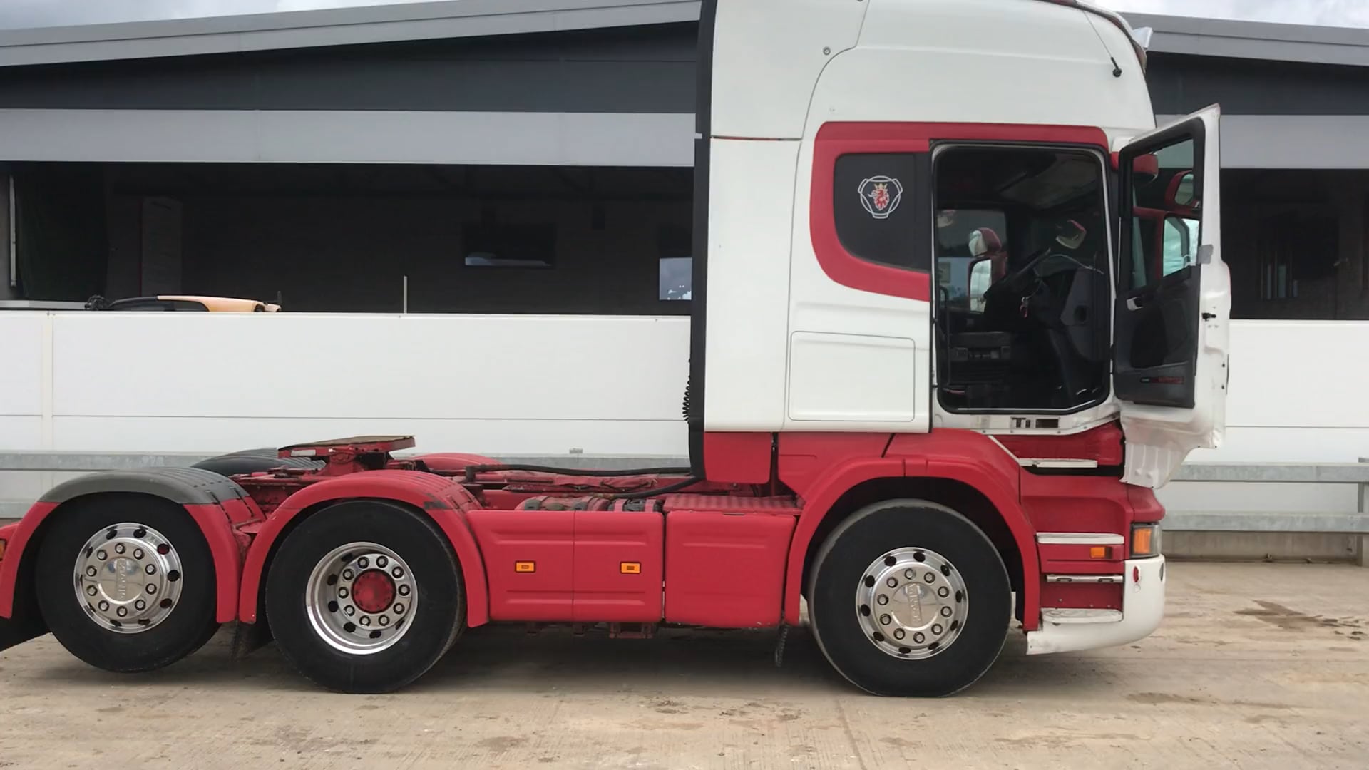 Scania R620 Topline 6x2 Rear Lift - Leeds June 22 on Vimeo