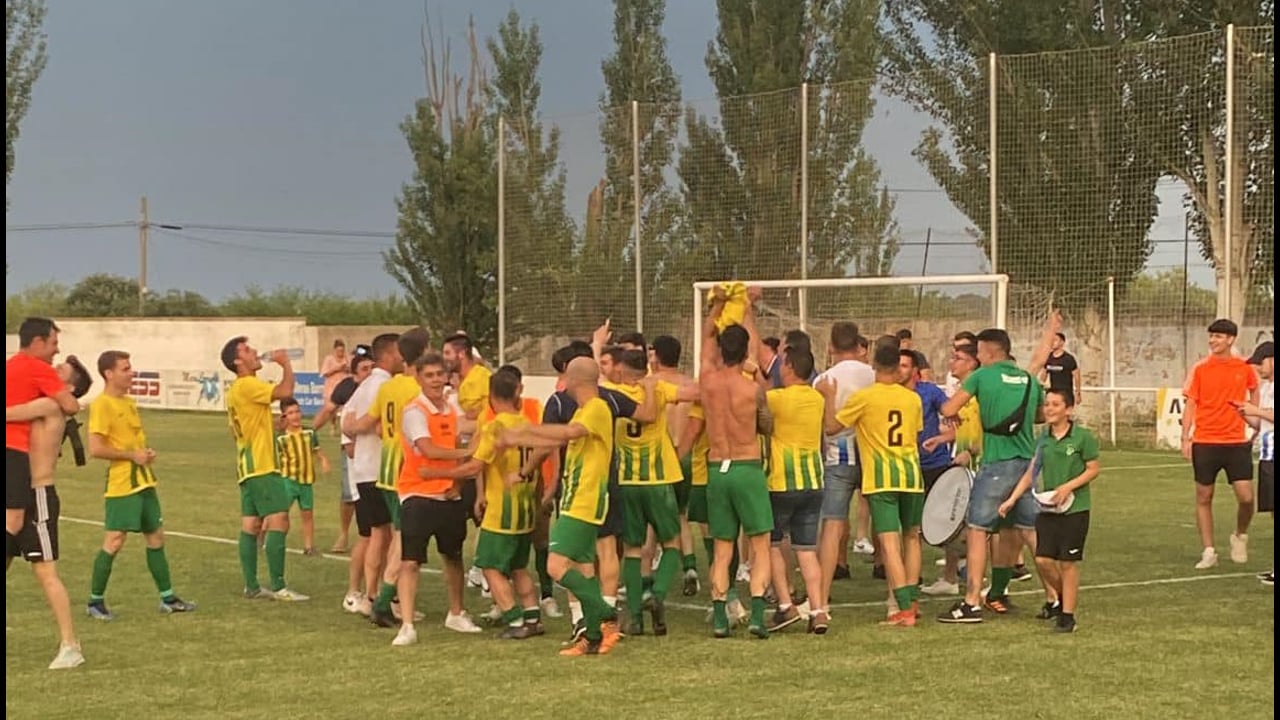 (PARTIDO, PRORROGA Y PENALTIS) CD Sariñena 2-2 CD La Almunia / Vuelta Semifinal Playoff Ascenso a 3ª RFEF / El CD La Almunia jugará la final con el CD Fuentes Fuente: Facebook CD La Almunia