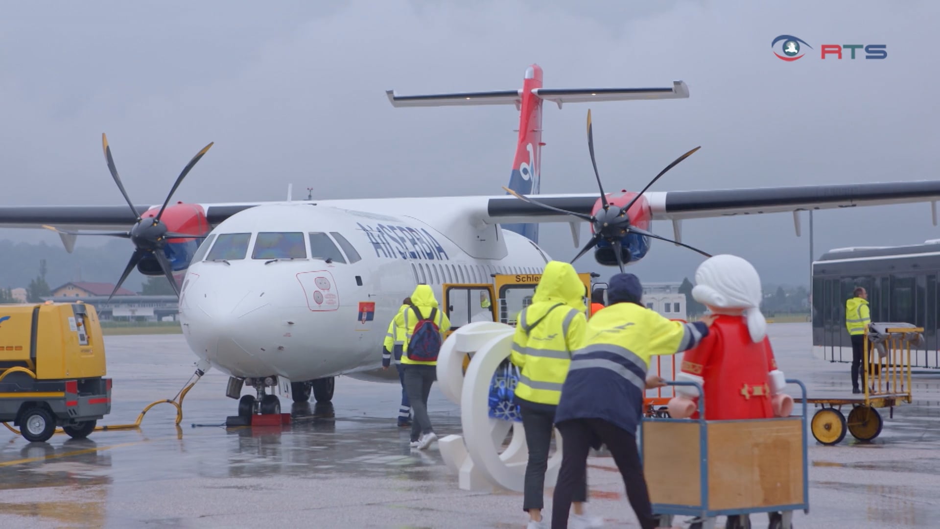 erstlandung-von-air-serbia-am-salzburger-flughafen