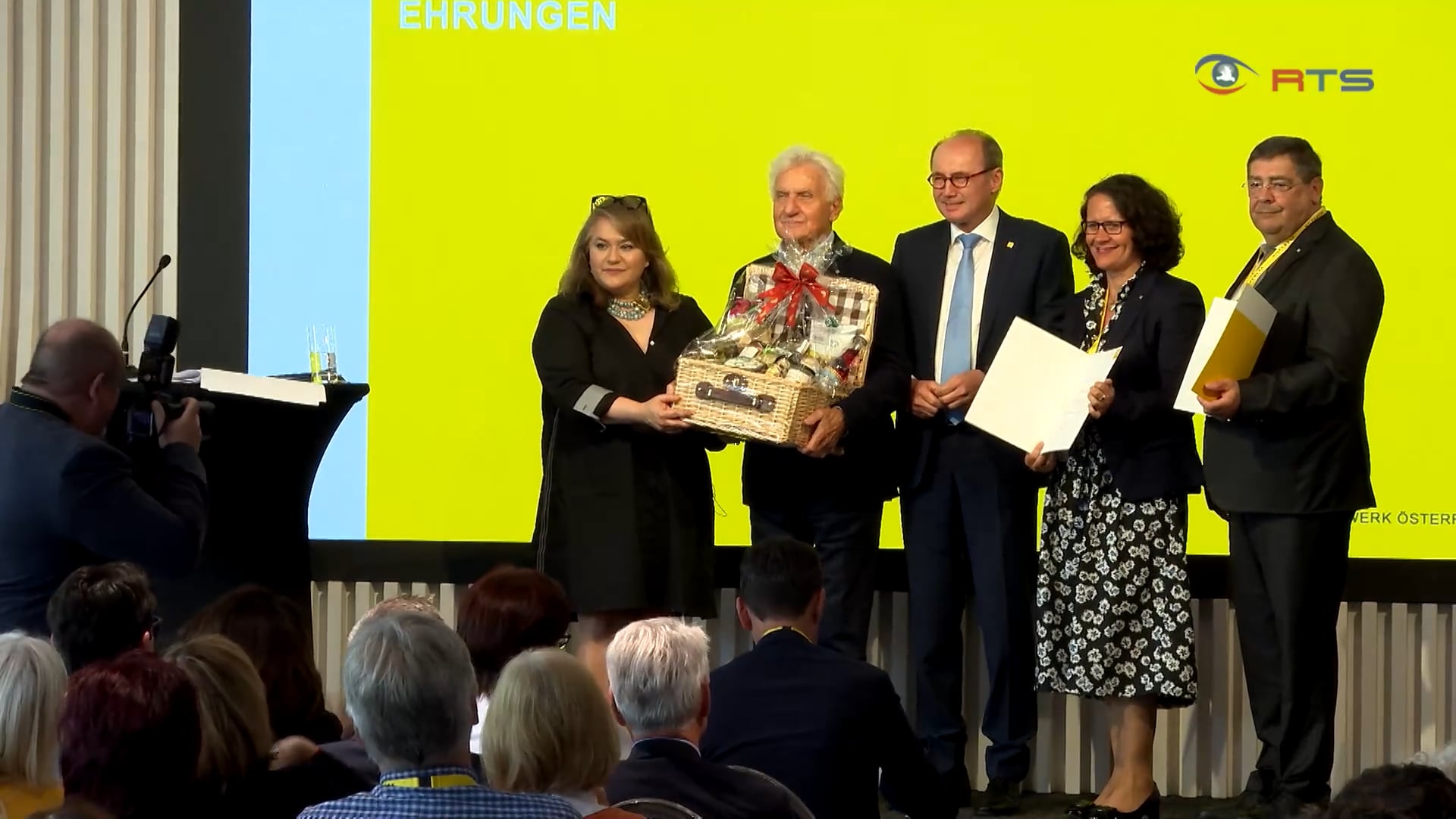 hilfswerk-oesterreich-praesident-othmar-karas-einstimmig-wiedergewaehlt